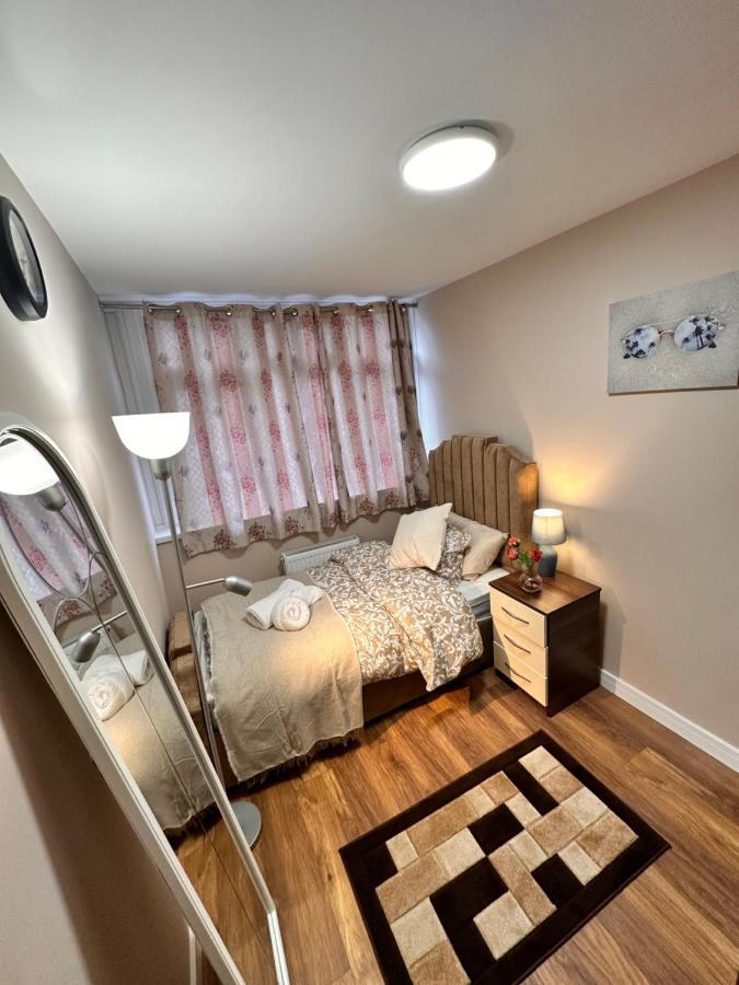 Canary Wharf Single Double And En-Suite Rooms Londres Exterior foto