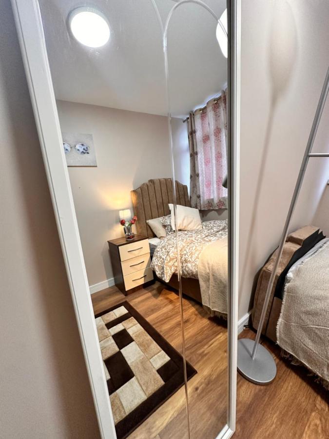 Canary Wharf Single Double And En-Suite Rooms Londres Exterior foto