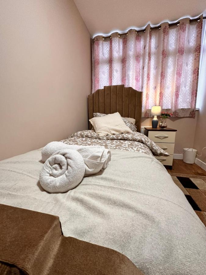 Canary Wharf Single Double And En-Suite Rooms Londres Exterior foto